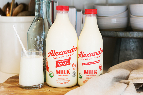 Free Alexandre Organic Milk