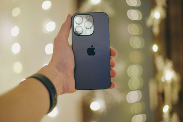 Buzz Worthy Offers iPhone 14 Giveaway